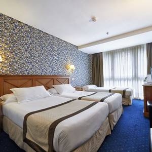 Chambre triple (2 adultes + 1 enfant) Hôtel ILUNION San Sebastián Saint-Sébastien